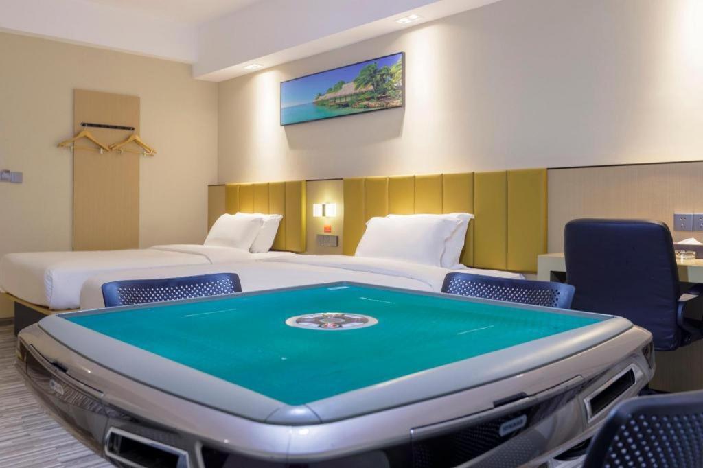 Jingtu Hotel Zhanjiang Dingsheng Plaza Store Kültér fotó