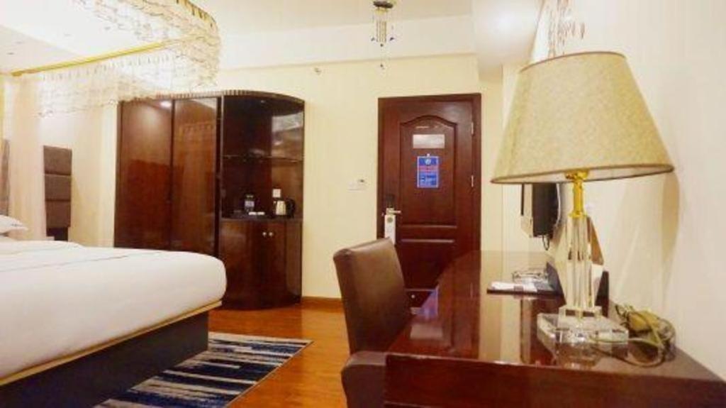 Jingtu Hotel Zhanjiang Dingsheng Plaza Store Kültér fotó